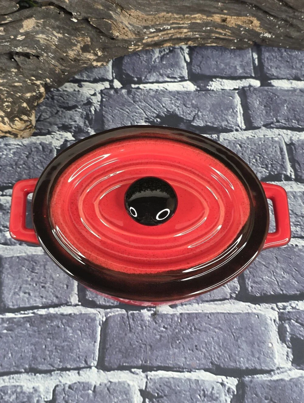 Red & Black Ombre Stoneware Oval Casserole Dish with Lid – Rustic Bakeware